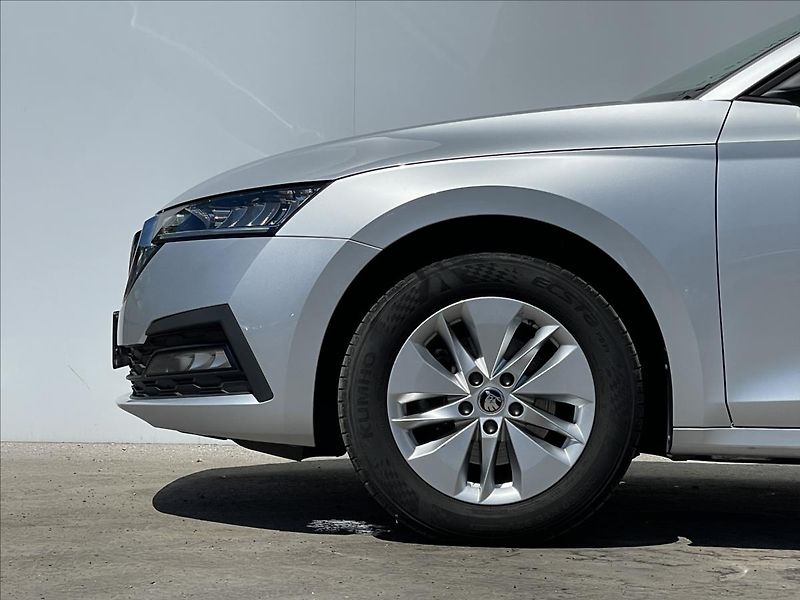 Škoda Octavia 2,0 TDI Combi Style Plus LED - fotka 19 z 22