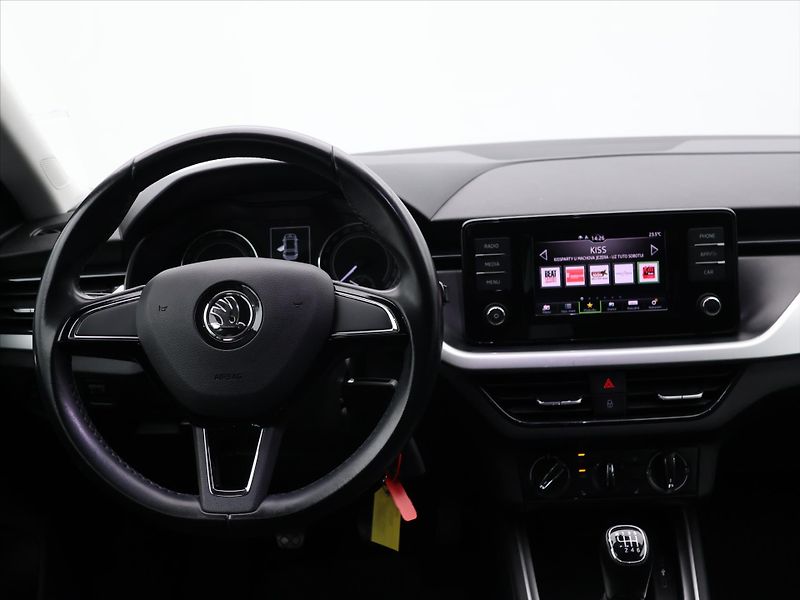 Škoda Scala 1,0 TSI 85kW Ambition CZ - fotka 22 z 30