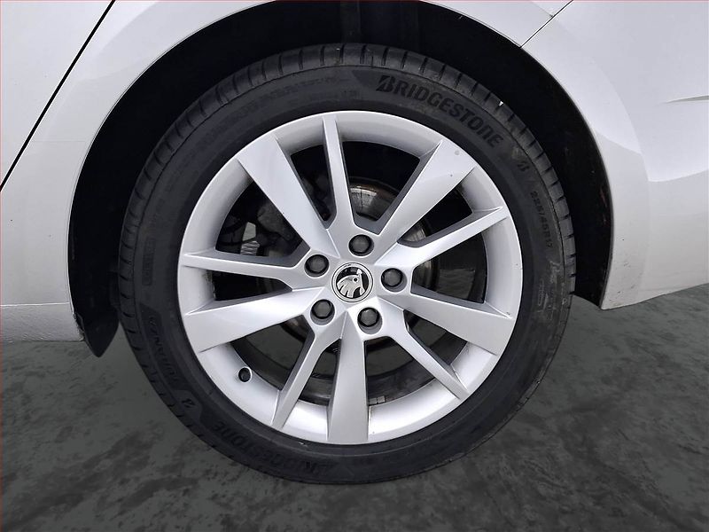 Škoda Octavia (2018) Style 2.0 TDI, ČR,1.maj, Navi - fotka 15 z 19