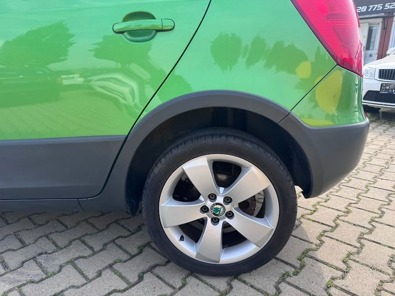 Škoda Fabia (2012) SCOUT 1,2 TSI 63 KW 2. MAJ - fotka 14 z 50