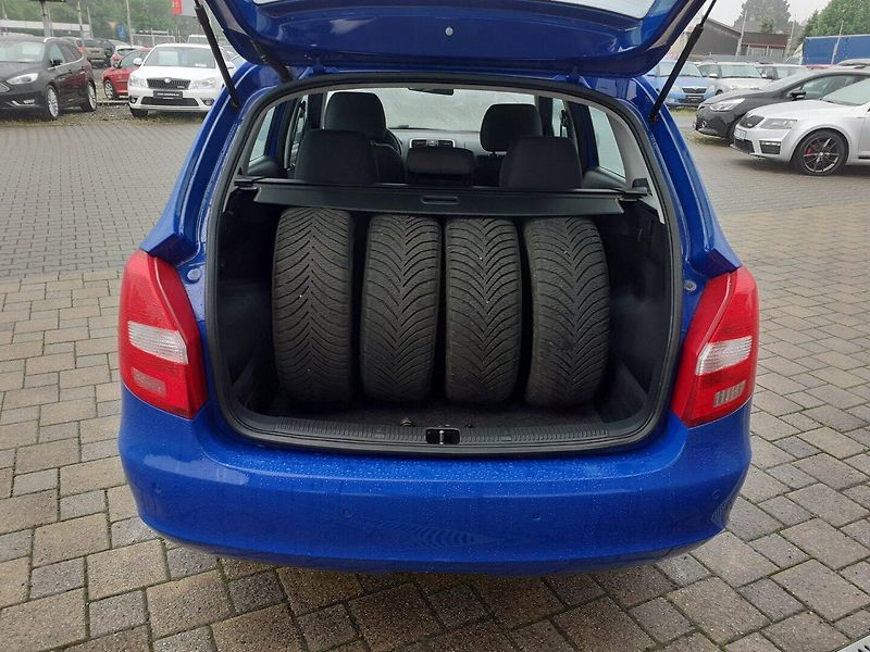 Škoda Fabia (2009) KOMBI 1.4 16V - fotka 15 z 38