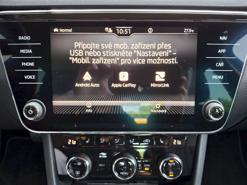 Škoda Superb (2022) Style Plus Top DSG 2,0TSi 140k - fotka 26 z 35