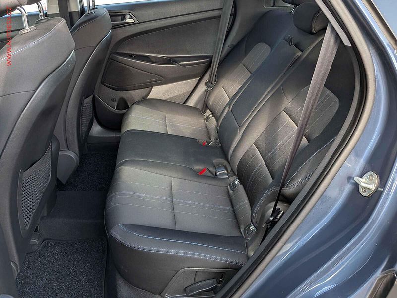 Hyundai Tucson (2018) 1.6GDi, AC, výhřev sed - fotka 10 z 18