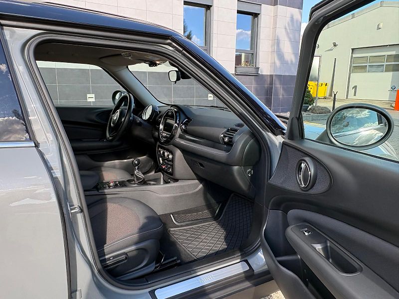 Mini Clubman Cooper 1.5i 100 kW Moonwalk,ČR - fotka 38 z 51