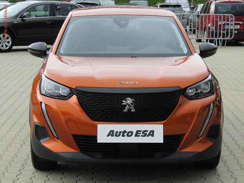 Peugeot 2008 (2022) 1.2PT, ČR, LED, park.čidla - fotka 2 z 22