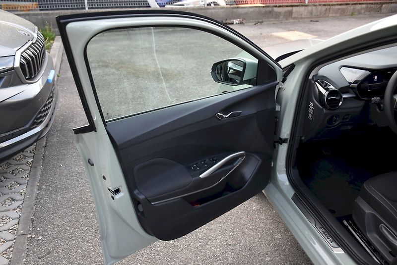 Škoda Fabia (2026) Top Selection 1,0 TSI 70 kW 5- - fotka 9 z 35