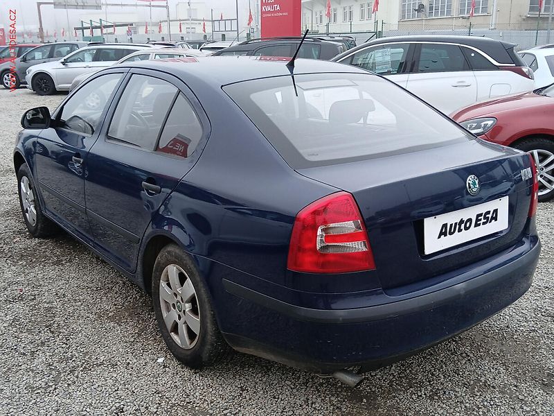 Škoda Octavia (2011) 1.6i, 2.maj,ČR - fotka 6 z 15