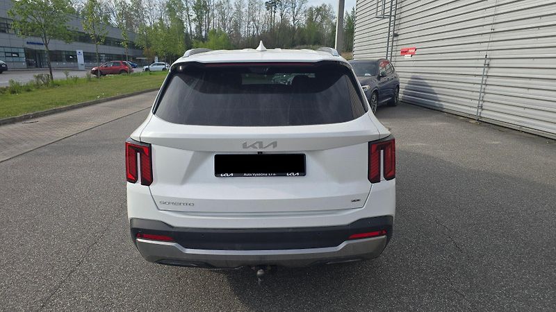 Kia Sorento (2024) 2.2 CRDi SCR 4x4 8DCT Top - fotka 3 z 10