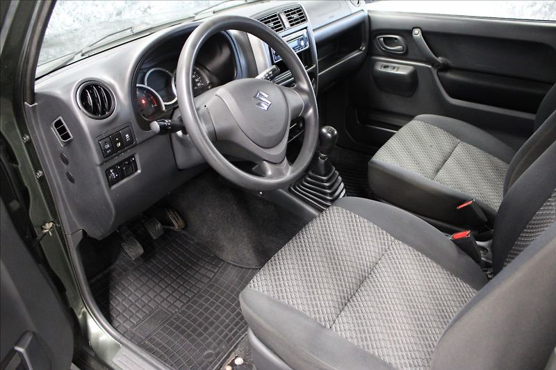 Suzuki Jimny 1,3 i 4x4 tažné, 1.majitel - fotka 9 z 32