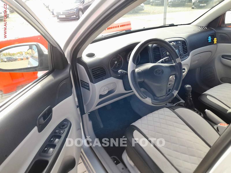 Hyundai Accent (2009) 1.5CRDI, AC, tažné - fotka 3 z 3