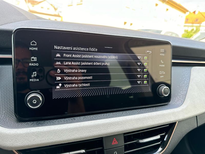 Škoda Kamiq Top Selection 1,0 TSI 85 kW 7- - fotka 14 z 19