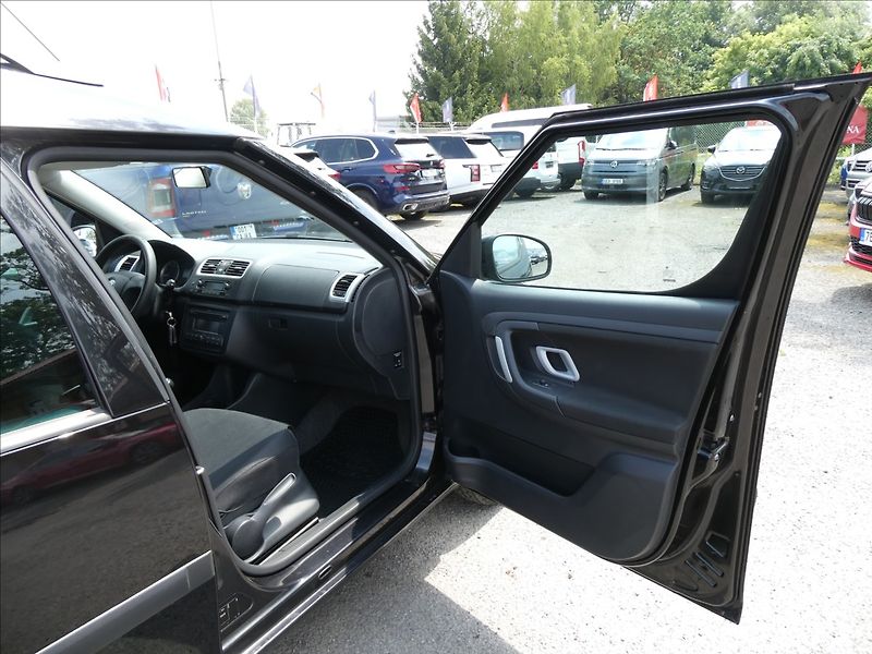 Škoda Roomster 1,4 16V 63kW Style,závěs,auto - fotka 18 z 38