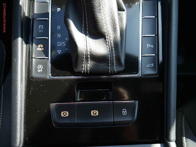 Škoda Superb (2018) 2.0TDi, DSG, navi, bixen - fotka 20 z 21