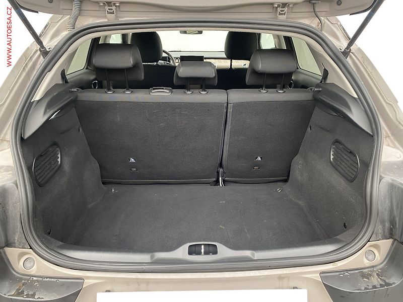 Citroën C4 Cactus (2016) 1.6 HDi, ČR, AAC - fotka 7 z 19