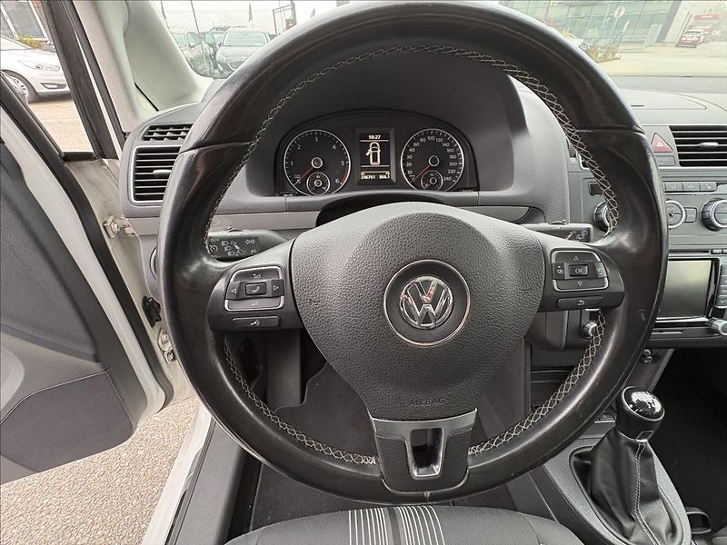 Volkswagen Touran 2,0 TDi 103kW Xen,Pano,Nez.top - fotka 7 z 42