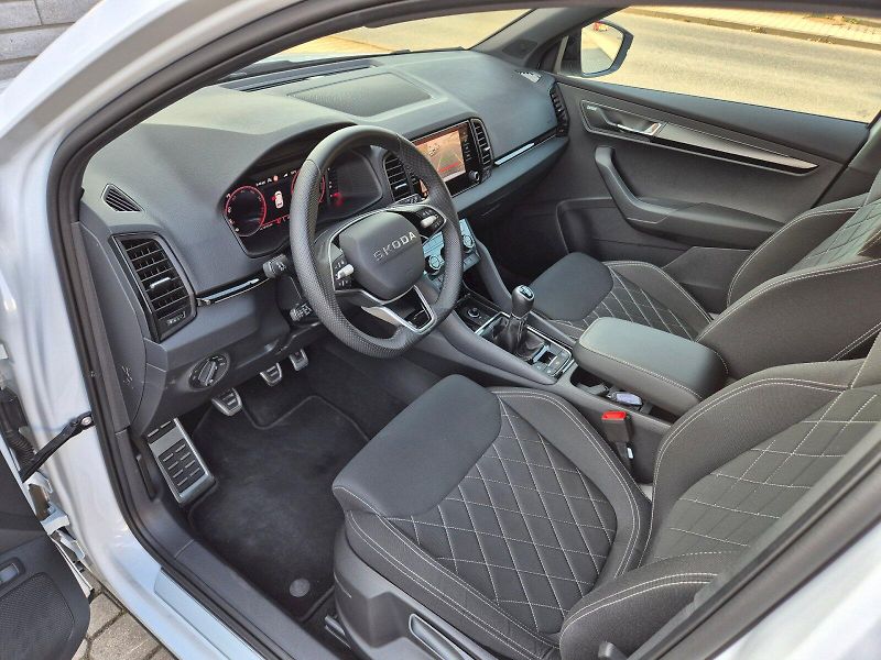 Škoda Karoq (2025) Sportline 1.5TSi 110kW 6°manuá - fotka 11 z 30