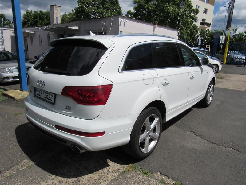 Audi Q7 3,0 TDi 180kW Quattro S-Line - fotka 6 z 30