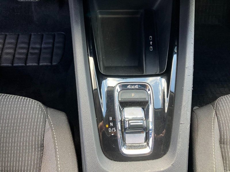 Škoda Octavia (2023) 2.0TDI 110kW DSG 4X4 EL.TZ - fotka 26 z 33