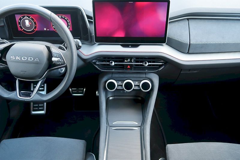 Škoda Kodiaq (2025) SportLine 2,0 TDi/110 kW  DSg - fotka 7 z 32
