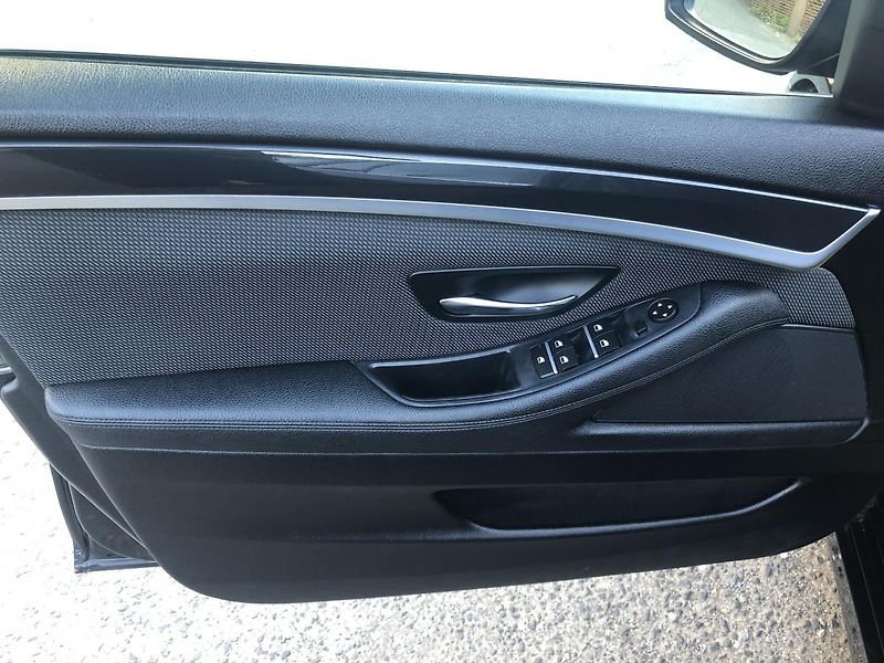 BMW Řada 5 (2015) 518d Touring NAVI velmi pěkný - fotka 26 z 76