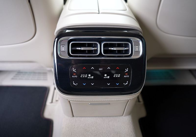 Mercedes-Benz Třídy S S 500L 4Matic AMG/3D Burmester - fotka 34 z 45