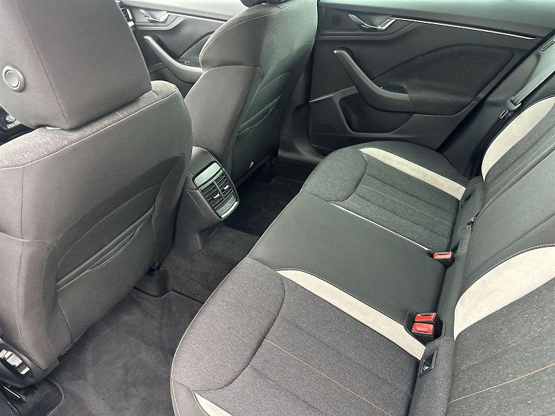 Škoda Scala (2024) 1.0 TSI Top Selection - fotka 8 z 26