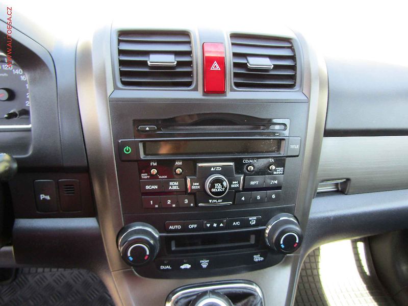 Honda CR-V (2012) 2.2 CiTD 4x4, ČR, servis - fotka 14 z 18