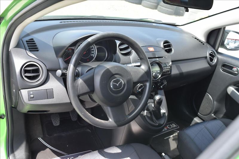 Mazda 2 1,4 I 55KW NOVÁ STK KLIMA - fotka 16 z 39