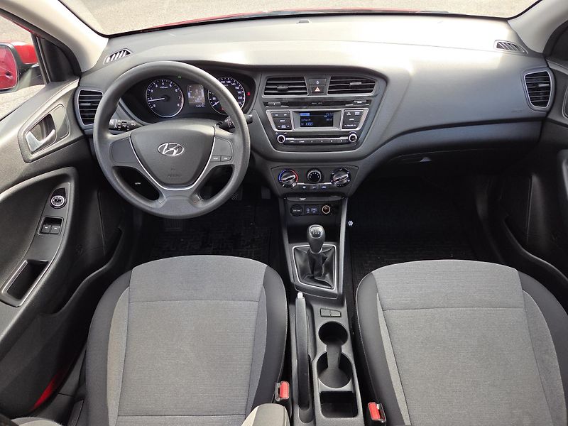 Hyundai i20 1,2i  lze i na splátky všem! - fotka 8 z 11