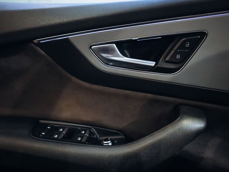 Audi Q7 3.0TDI, Quattro S-line 200kw - fotka 11 z 32