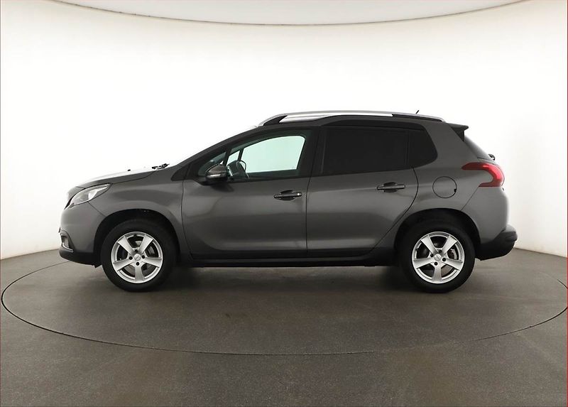 Peugeot 2008 (2018) 1.2 PureTech, Tempomat - fotka 3 z 16