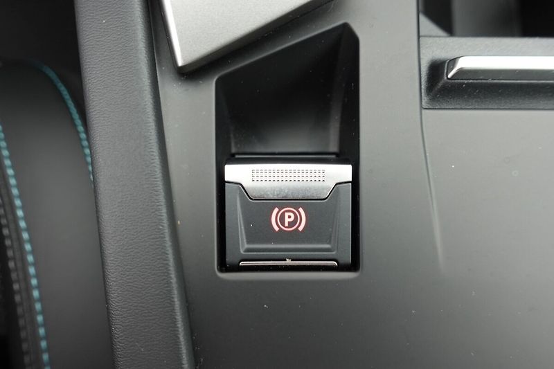 Peugeot 308 1,2PT 96kW, Automat - fotka 19 z 31