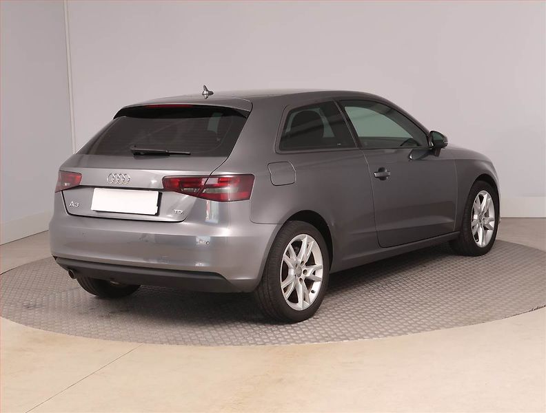 Audi A3 (2015) 1.6 TDI, Automat, Navi - fotka 5 z 17
