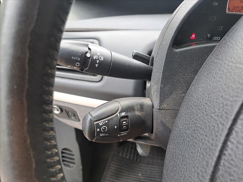 Peugeot 807 2,0 HDI - fotka 23 z 41