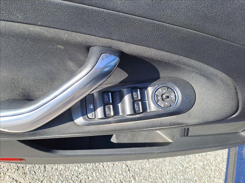 Ford Mondeo 2,0 TDCI - fotka 10 z 15