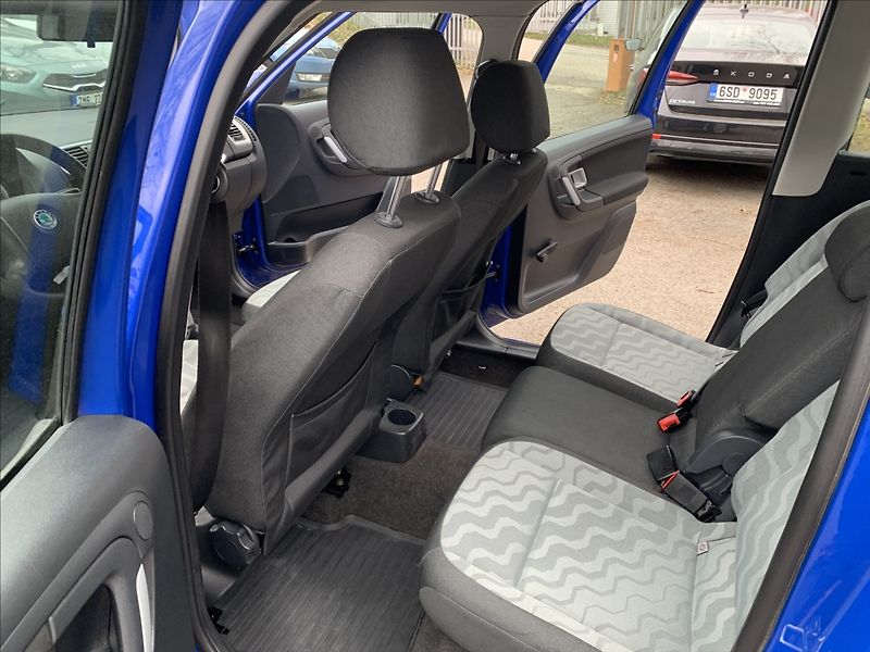 Škoda Roomster 1,2 HTP,ČR,SERVISKA - fotka 15 z 17