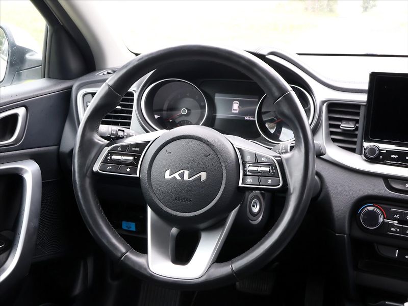 Kia Ceed 1,5 T-GDI 117kW DCT TOP DPH CZ - fotka 14 z 29