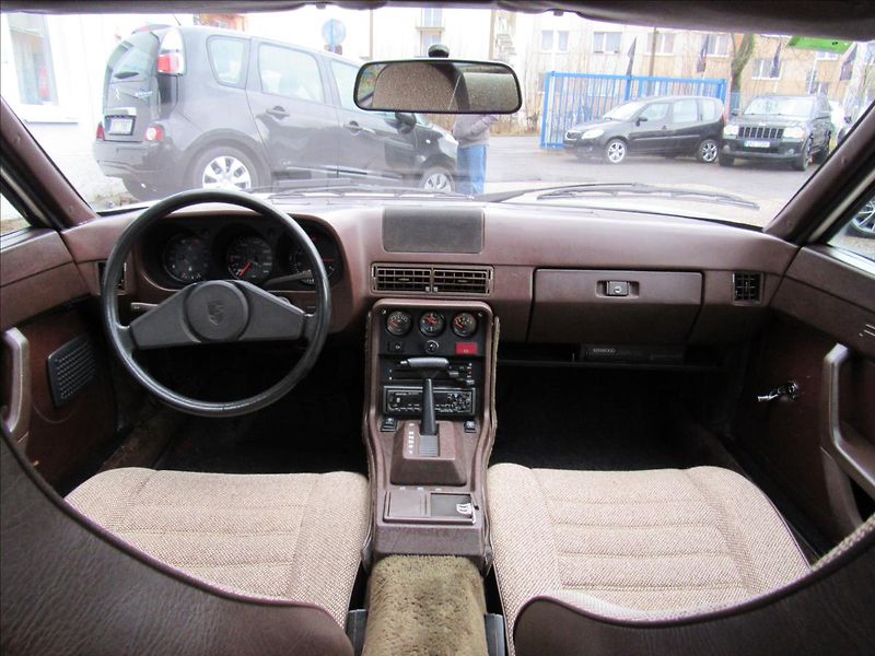 Porsche 924 2,0 Coupe Targa Automat - fotka 11 z 29
