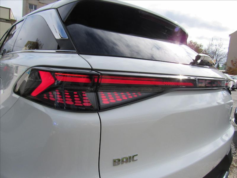 BAIC X7 1,5 T 130kW AUT Panorama Nové - fotka 43 z 48