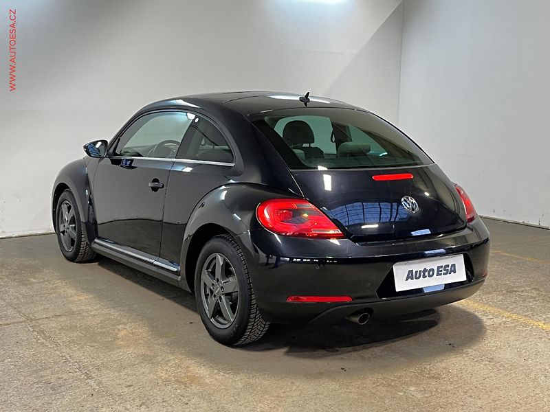 Volkswagen Beetle (2013) 1.6 TDi, ČR, Bixen, AC - fotka 6 z 14
