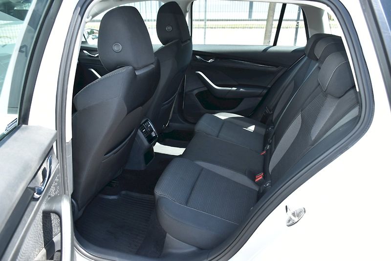 Škoda Octavia (2022) Ambition 1.5 TSI 110 kW - fotka 25 z 31