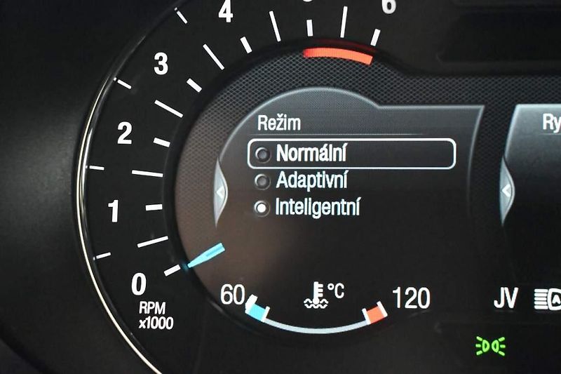 Ford Edge (2019) 2.0 ST-LINE 4x4 175KW LED ACC - fotka 27 z 48