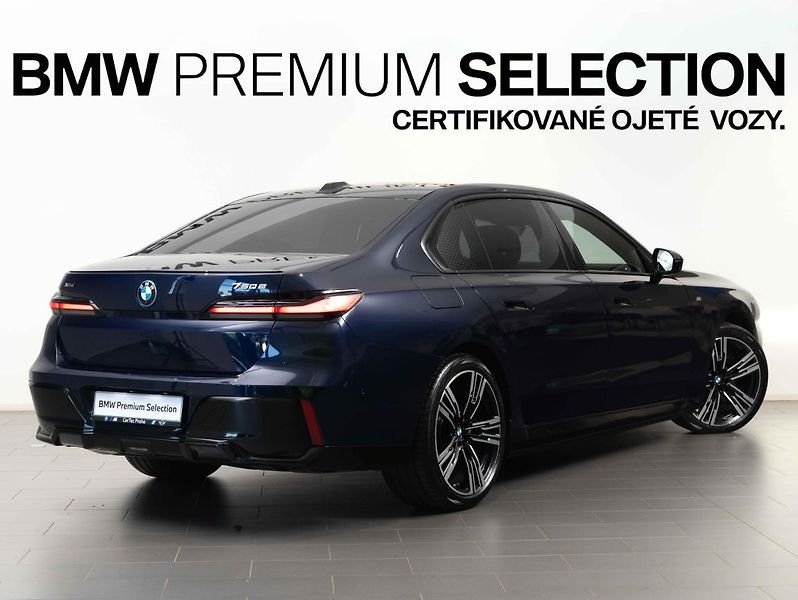 BMW Řada 7 750e xDrive - fotka 5 z 22