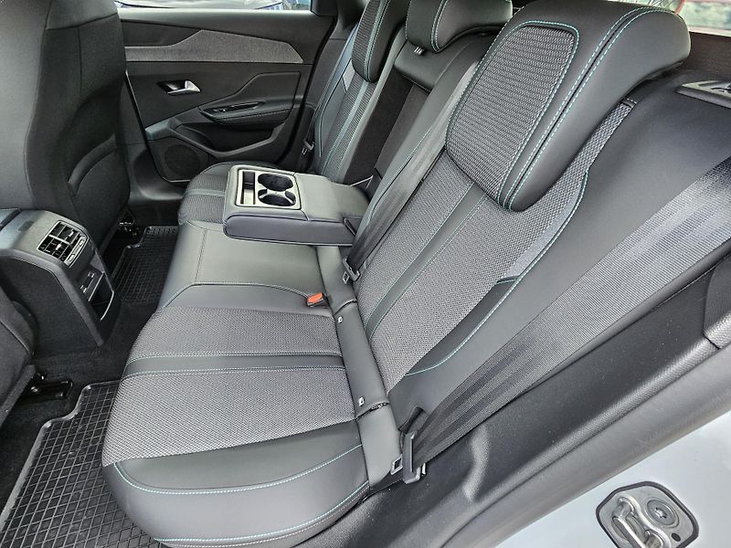 Peugeot 308 (2024) SW 1.2PT 130 ALLURE EAT8  - fotka 10 z 30