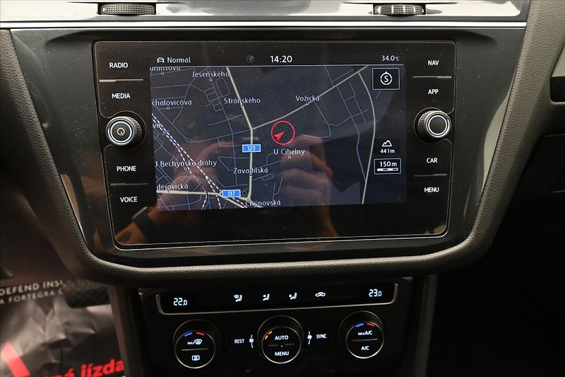 Volkswagen Tiguan Allspace 2,0 TDI 110KW 4MOTION Záruka a - fotka 19 z 31