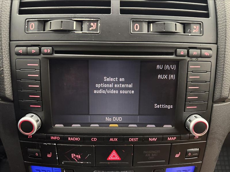 Volkswagen Touareg 3,0 165kW V6 NZ.TOP KŮŽE TAŽNÉ - fotka 16 z 42