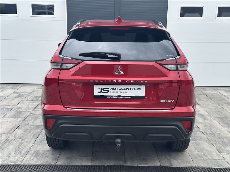 Mitsubishi Eclipse Cross 2,4 PHEV 188PS  A/T 4x4 - fotka 8 z 52