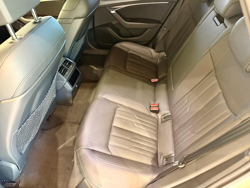 Audi A6 50 TDi quattro Tiptronic - fotka 24 z 37