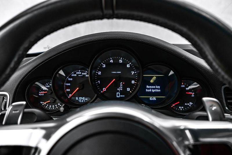 Porsche 911 Carrera 4s PASM Bi-Xenon - fotka 18 z 19