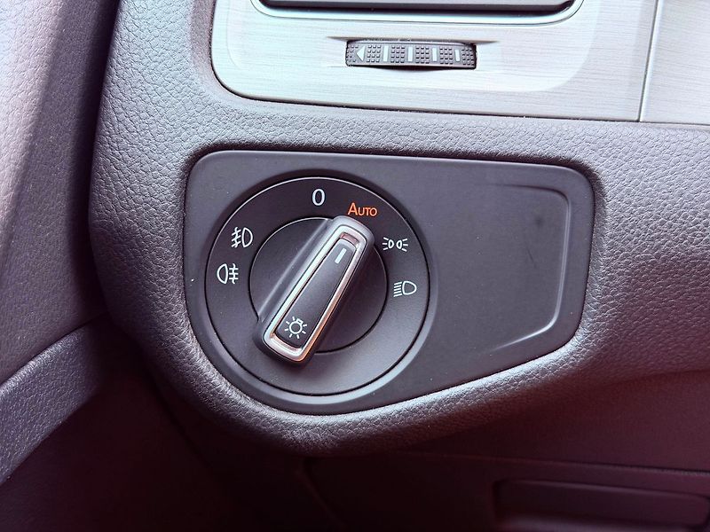 Volkswagen Golf 1.2 TSi DSG Comfortline, ČR - fotka 24 z 27